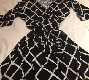 Beautiful  wrap dress , 3/4 sleeves perfect.